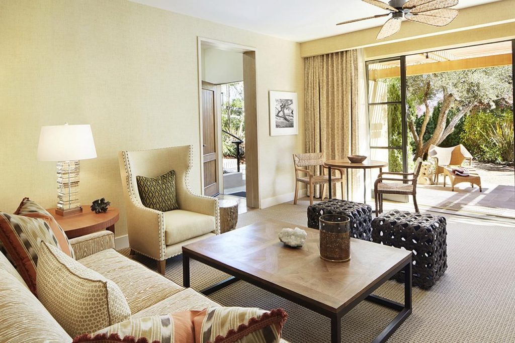 choosing a living room decor scheme